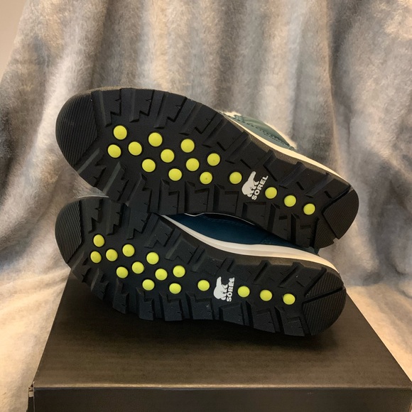 Sorel Whitney Short Lace Snow Boots - Picture 6 of 8